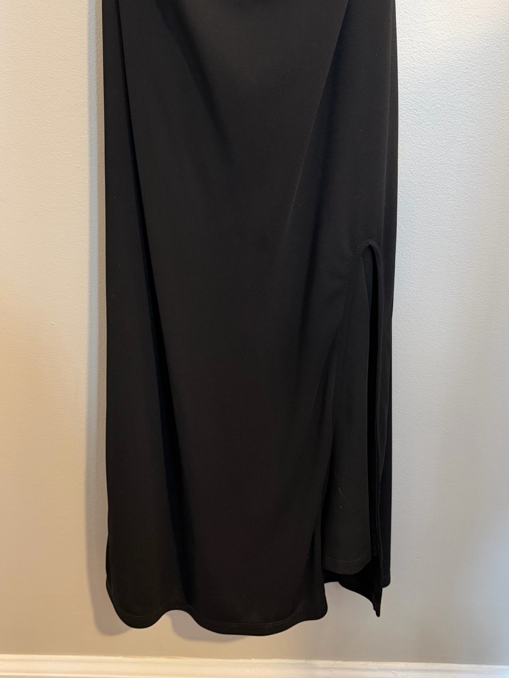 ASTR GELLER DRESS - Black - Picture 6 of 9
